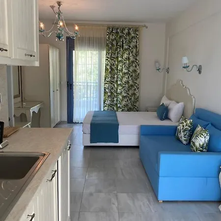 Golden Blue Χρυσή Αμμουδιά